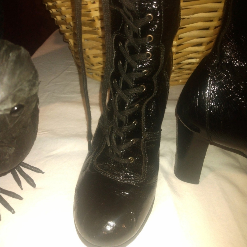 Stuart Weitzman gothic boots - Picture 7 of 16